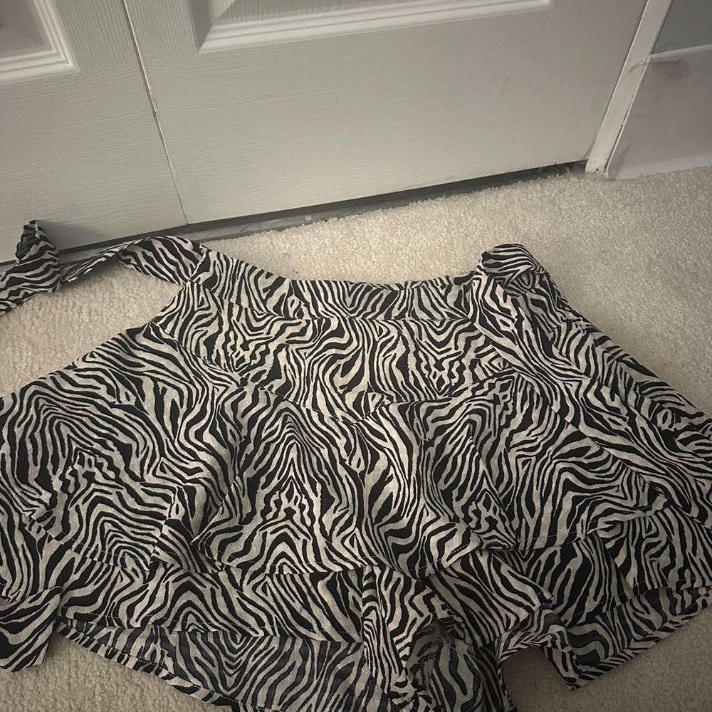 Le Lis Black and White Zebra Print Skirt